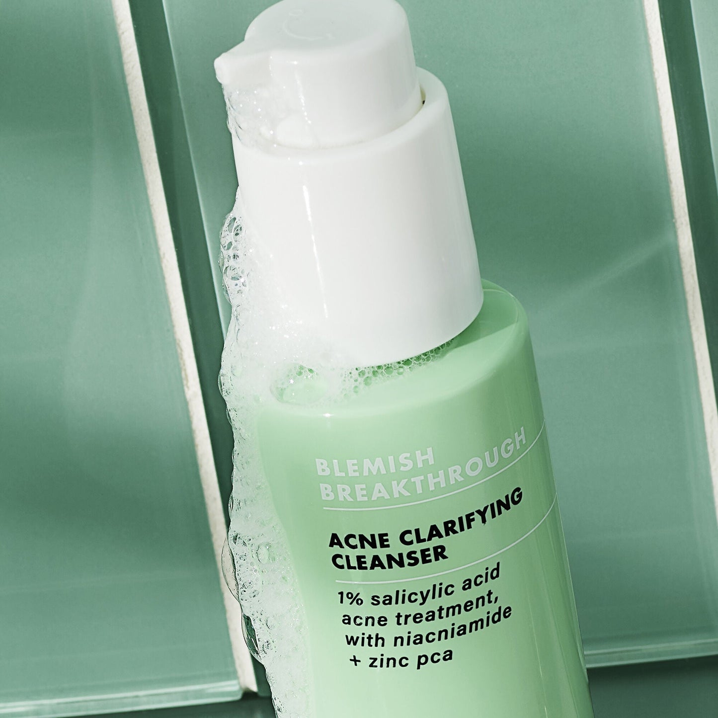 blemish-breakthrough-acne-calming-water-cream-mini-r6 02_021622_SL_BT_Cleanser_Back_Lighter_0129_FStack_FINAL_IGF_V2.jpg