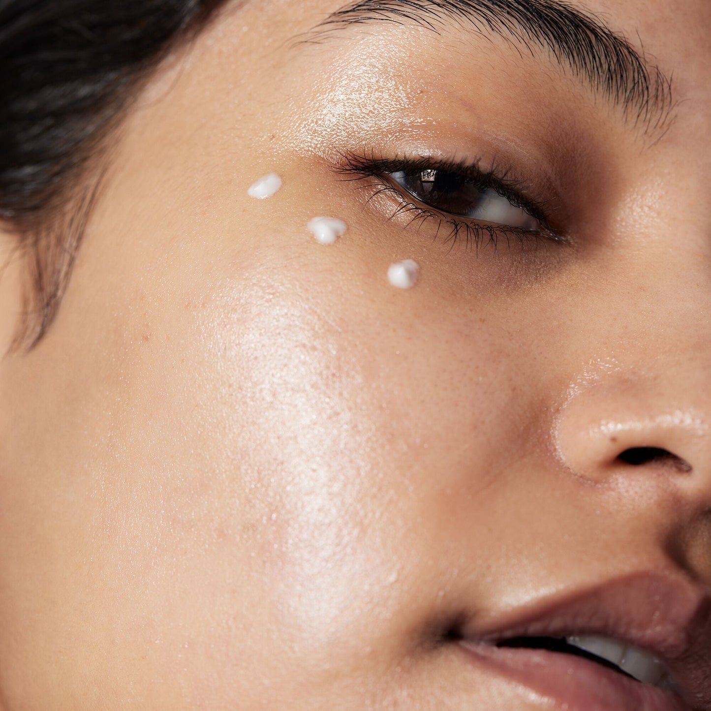 holy-hydration-eye-cream-s6 040822_Model_HH-EyeCream_116_RT1-V1_IGF_3f5819bb-8440-48d0-943c-ab2a2612d116.jpg