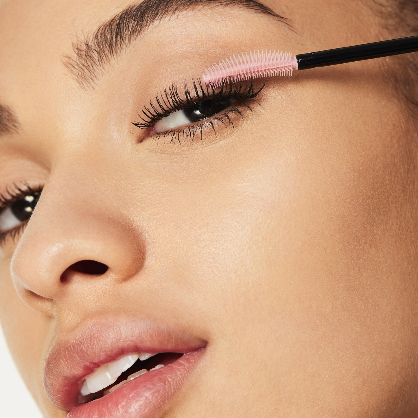 lash-n-roll-mascara-j2 052322_Adriana_LashRoll-After-Black_069_IGF_V2.jpg