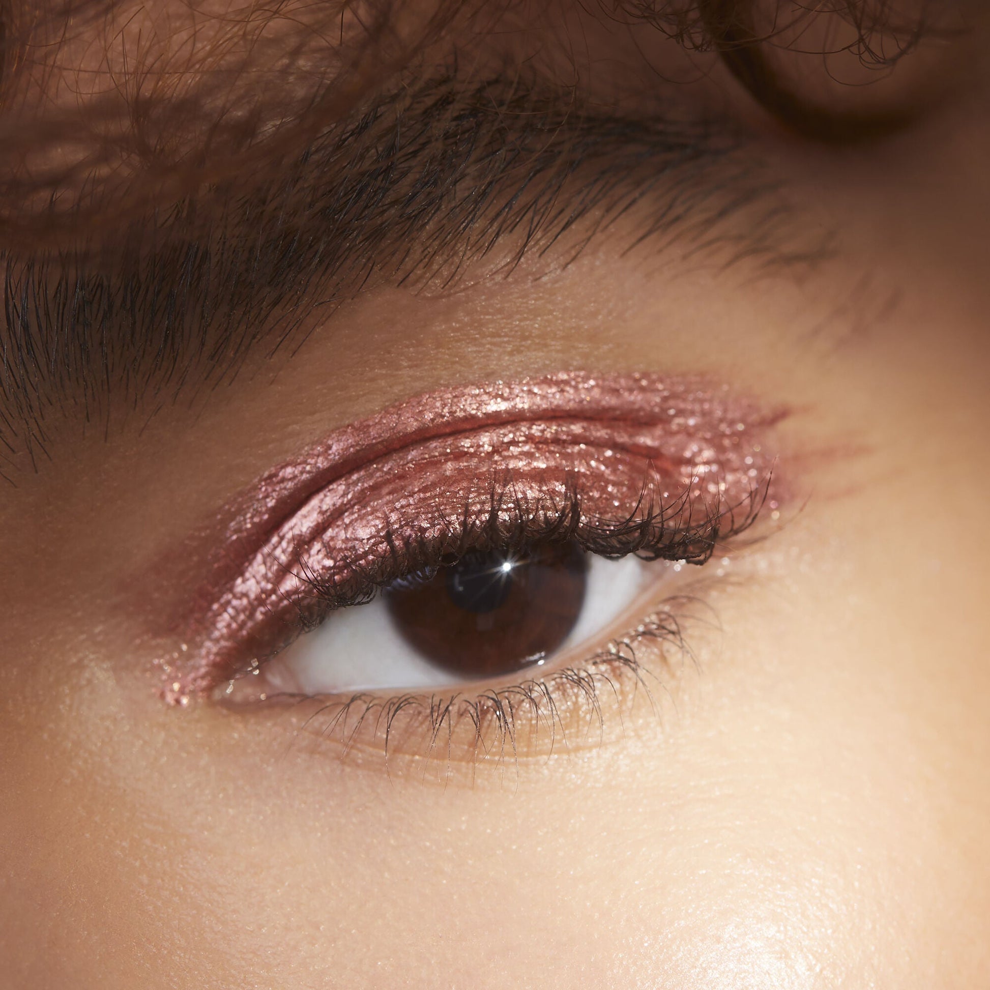 liquid-metallic-eyeshadow-j9 08112020_Alyssa_LiquidMetallic2-0088_IGF_8173dfb0-e7a2-4d33-b548-15571a3372c6.jpg