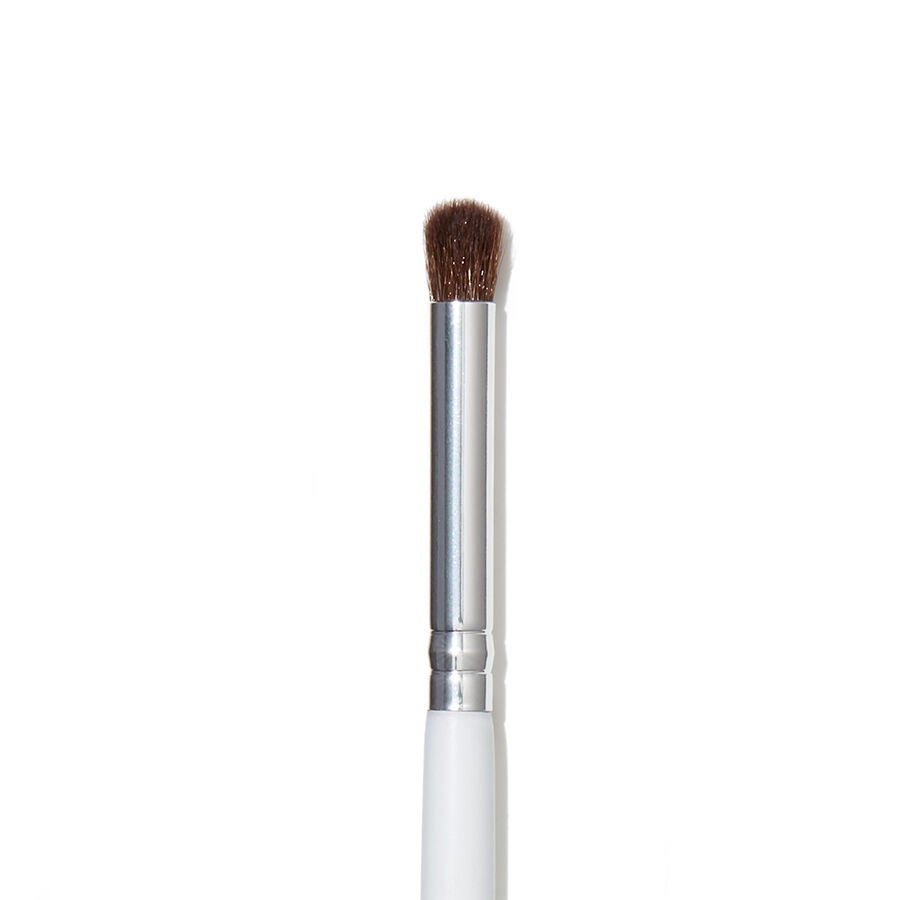 eye-crease-brush-g8 1823_EyeCreaseBrush_Macro.jpg