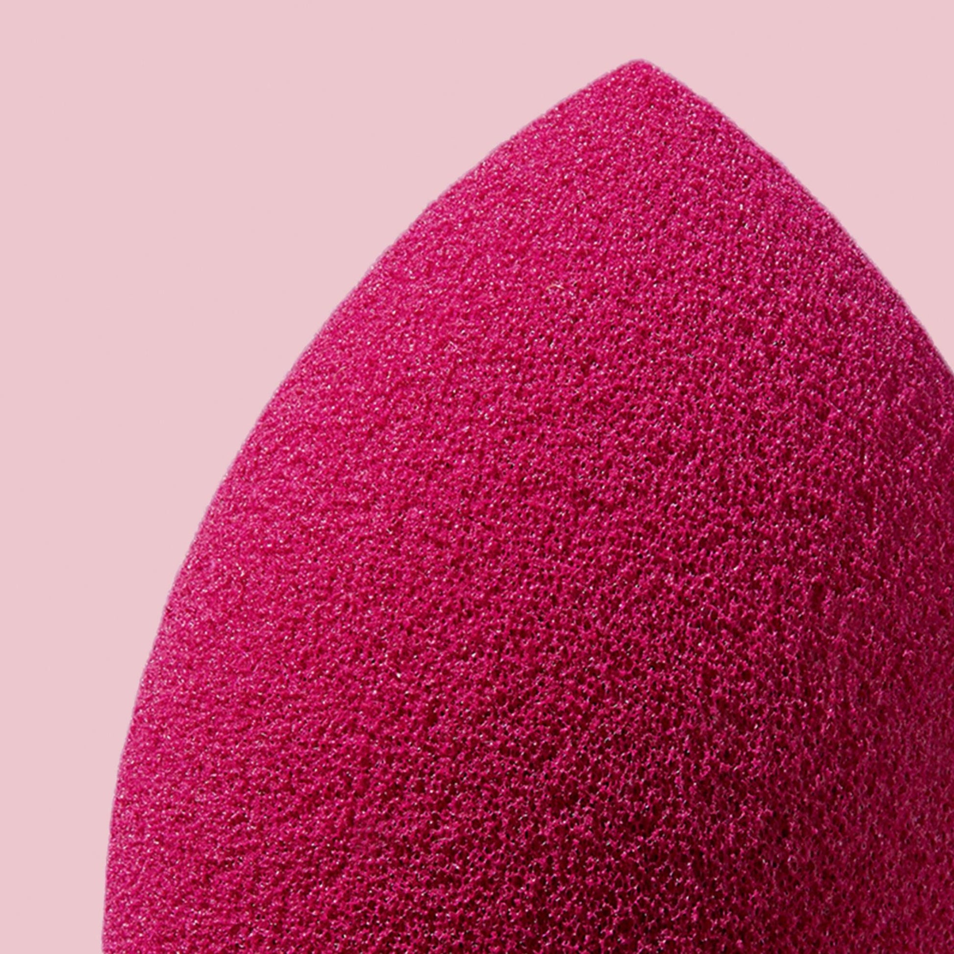 total-face-sponge-f2 totalfacesponge_082019_SL_025_A1_IGF_f00f12e5-eb4c-4725-999d-0776259919b8.jpg